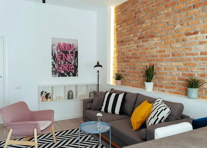 Beautiful - Location + Netflix *