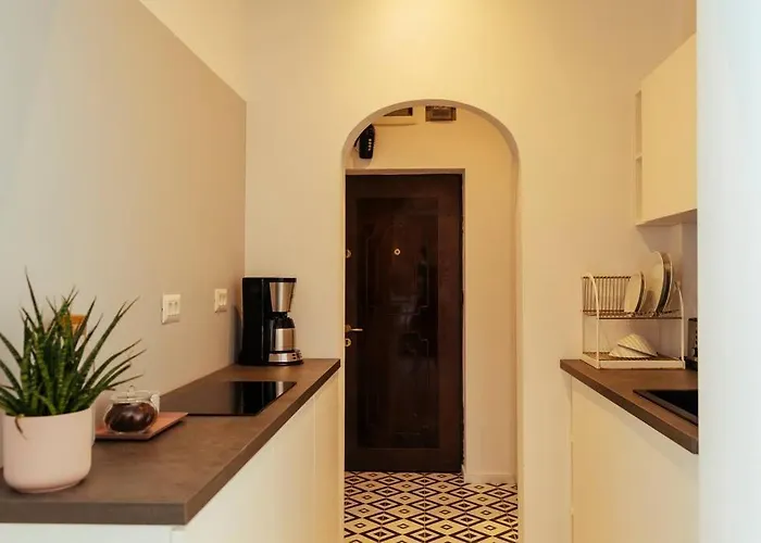 Beautiful - Location + Netflix Apartment Bucharest